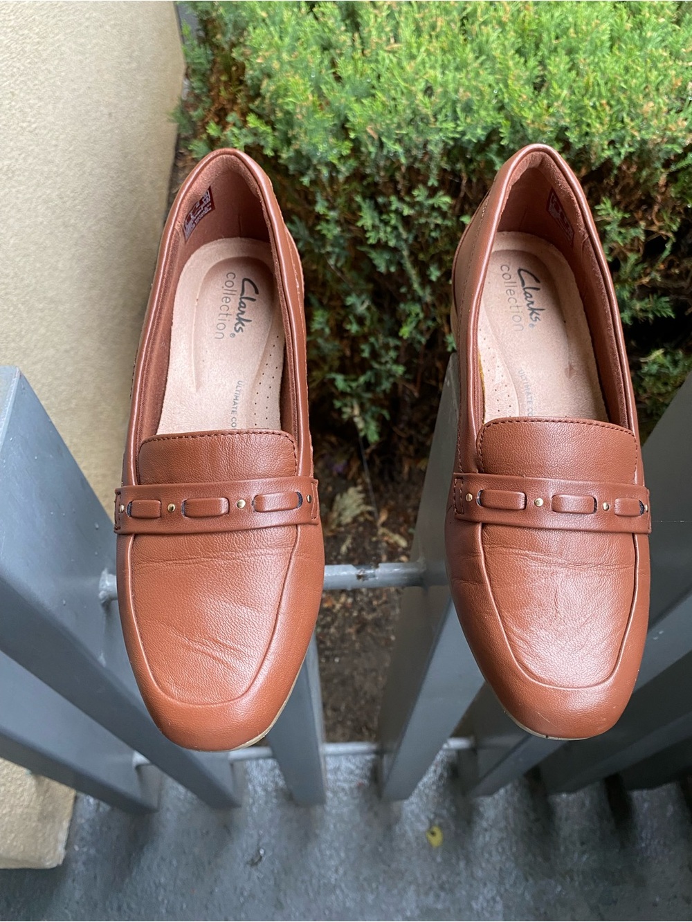 Clarks Women’s Tan Leather Penny Loafers